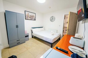 1 quarto, ferros/tábuas de passar roupa, Wi-Fi, roupa de cama