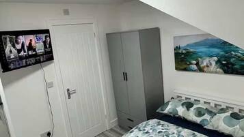 1 bedroom, iron/ironing board, WiFi, bed sheets