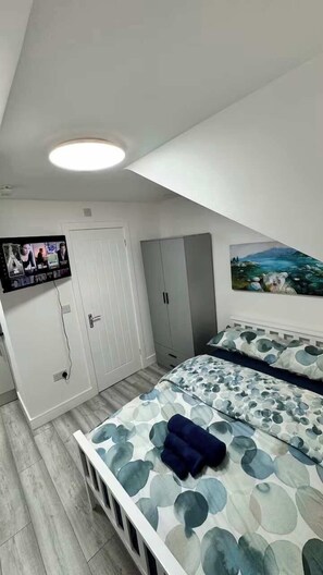 1 chambre, fer et planche à repasser, Wi-Fi, draps fournis