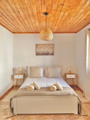 1 bedroom, iron/ironing board, free WiFi, bed sheets - Cozy 1-BR Stay – Near City Centre, Marina & Beach (Limassol)