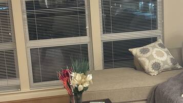 智能电视、乒乓球