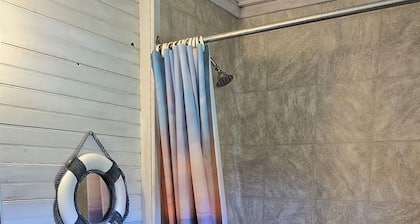 Cabin - Rustic, budget minded 2 bedroom cabin near Cabot Beach Provincial Park