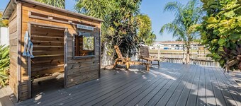 Modern 4BR Waterfront Home w/ Pool Near Airport & South Tampa Hotspots