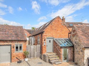 Exterior - Pass the Keys | Charming Granary Escape | Garden & Countryside (Much Wenlock)
