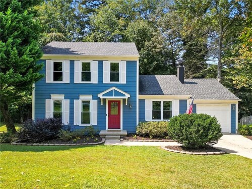 Perfect Location, Minutes to everything Alpharetta & Johns Creek