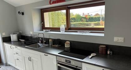 House (12 people) in Jupilles, between Le Mans and Tours, 28km from the Circuit.