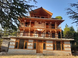 숙박 시설 정면