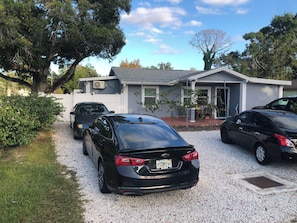 Property grounds - Nice New Studio 1 with New AC in Pinellas Park (Pinellas Park)