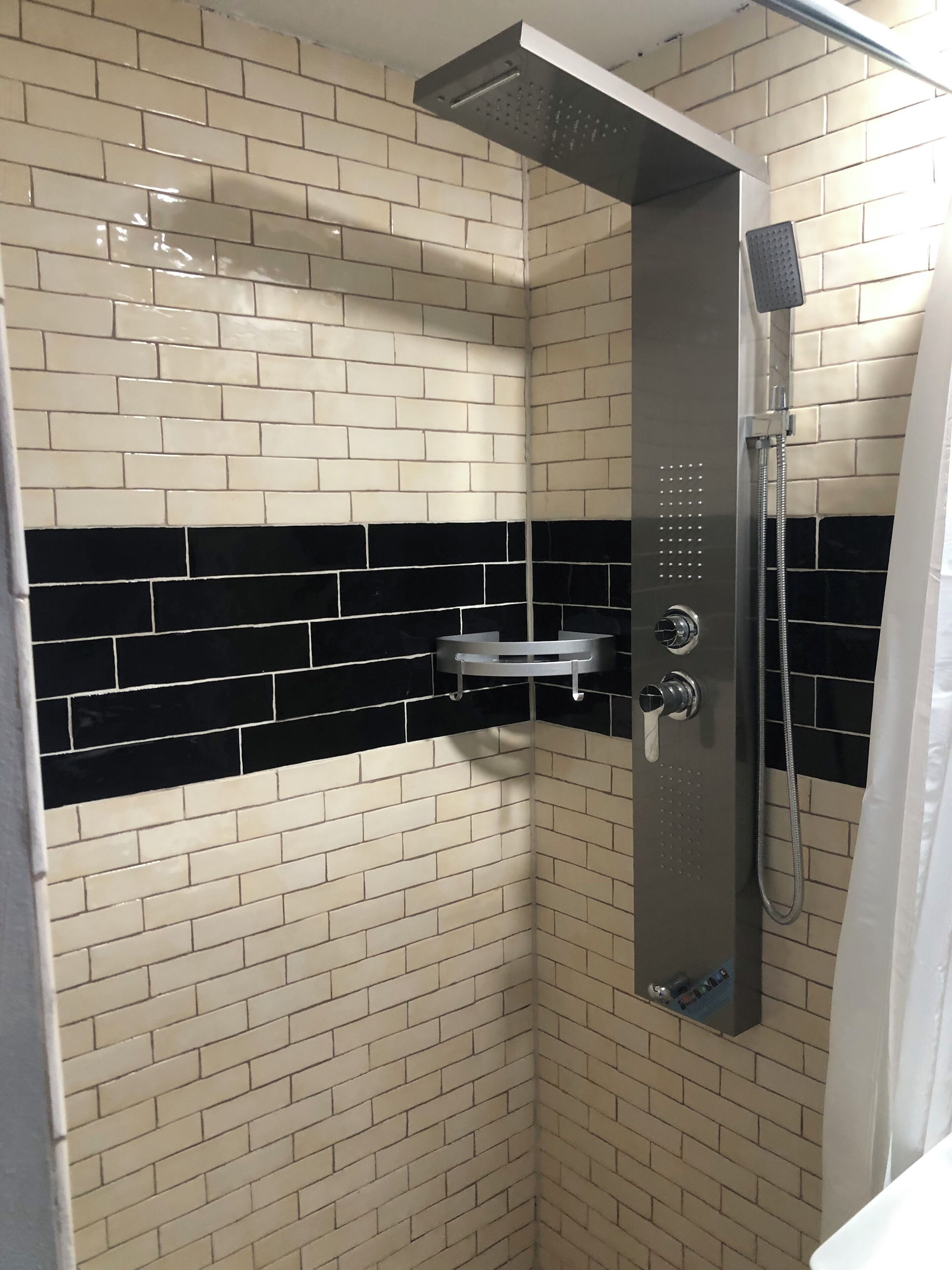 Toallas, jabón, papel de baño 