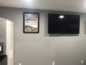 Interior - Nice New Studio 1 with New AC in Pinellas Park (Pinellas Park)