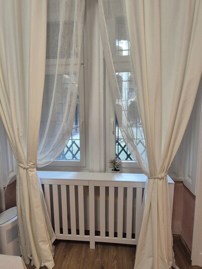 Charming 1-bedroom apartment in historic Budapest with AC