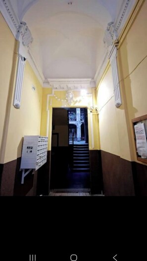 Interior - Charming 1-bedroom apartment in historic Budapest with AC (Budapest)