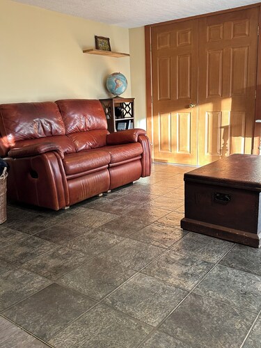 Cosy 1 bedroom suite with ocean/garden views on 12 acre farm 10 kms from Sooke