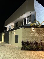 Fachada de la propiedad