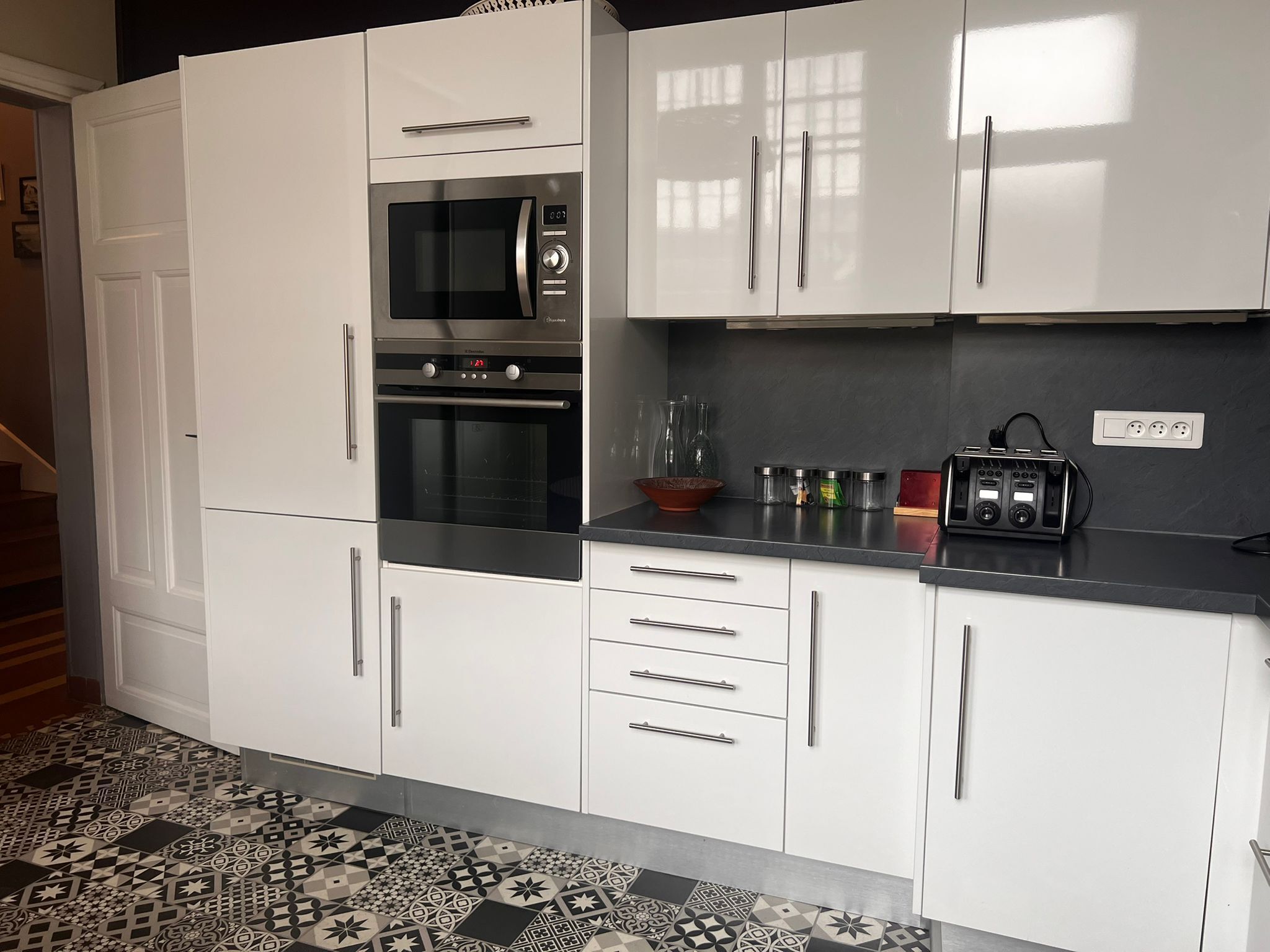 Microwave, oven, stovetop, dishwasher