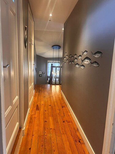 Town house with terrace close to the port and shops!