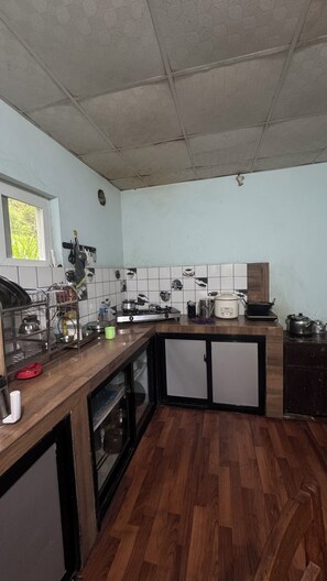 ثلاجة، مستلزمات طهي/أطباق/أوعية