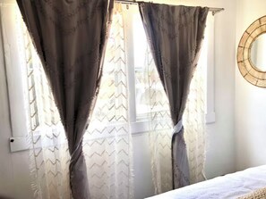1 bedroom, iron/ironing board, WiFi, bed sheets - Fully Loaded  Separate Entrance 1 Bed + Bonus Rm near Downtown- Sun Flooded (Los Angeles)