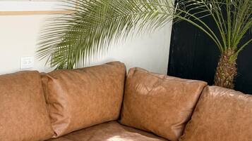 Departamento estándar, vista al jardín | Terraza o patio