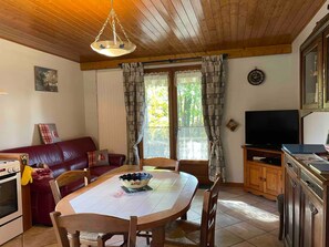 Interior - Gîte l'erablière – Apartment for 4 with Mountain Views (Hauteville)