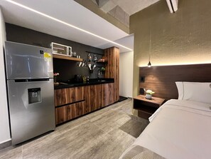 套房 (201) | 私人厨房 | 大冰箱、微波炉、炉灶、茶具/咖啡用具