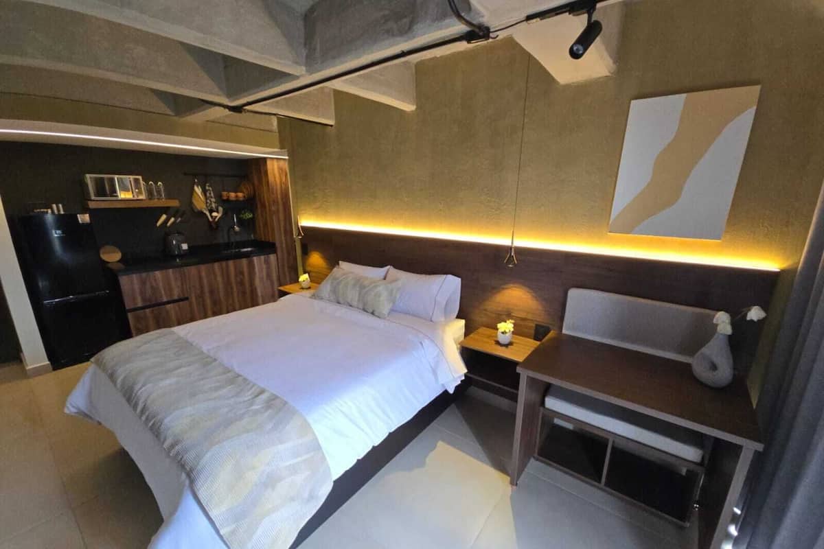 Minibar, desk, laptop workspace, blackout drapes