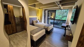 Suite (202) | Minibar, desk, laptop workspace, blackout curtains