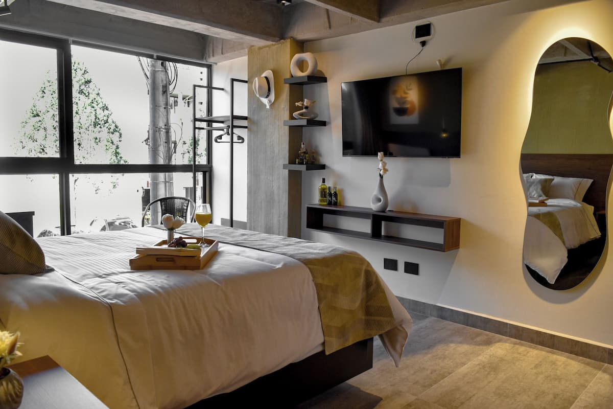 Minibar, desk, laptop workspace, blackout drapes