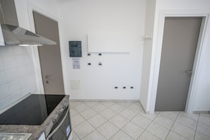 Private kitchen - Lovely studio apartment with balcony ideal for couples/small households-close to the sea! (Rimini)
