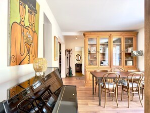 Dining - La Villa des Gardies, Medieval Charm (Vézénobres)