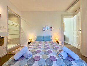 3 chambres, bureau, fer et planche à repasser, accès Internet