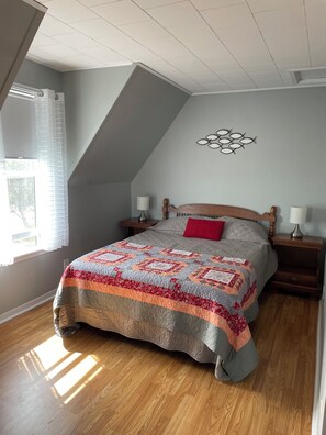 4 bedrooms, iron/ironing board, WiFi, bed sheets - Dean's Seaside Escape,
Beautiful beaches and awesome sunrise and sunsets! (Cape Tormentine)