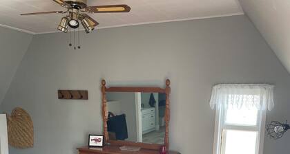 Dean's Seaside Escape,
Beautiful beaches and awesome sunrise and sunsets!