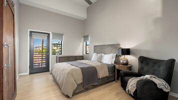 3 bedrooms, desk, free WiFi, bed sheets