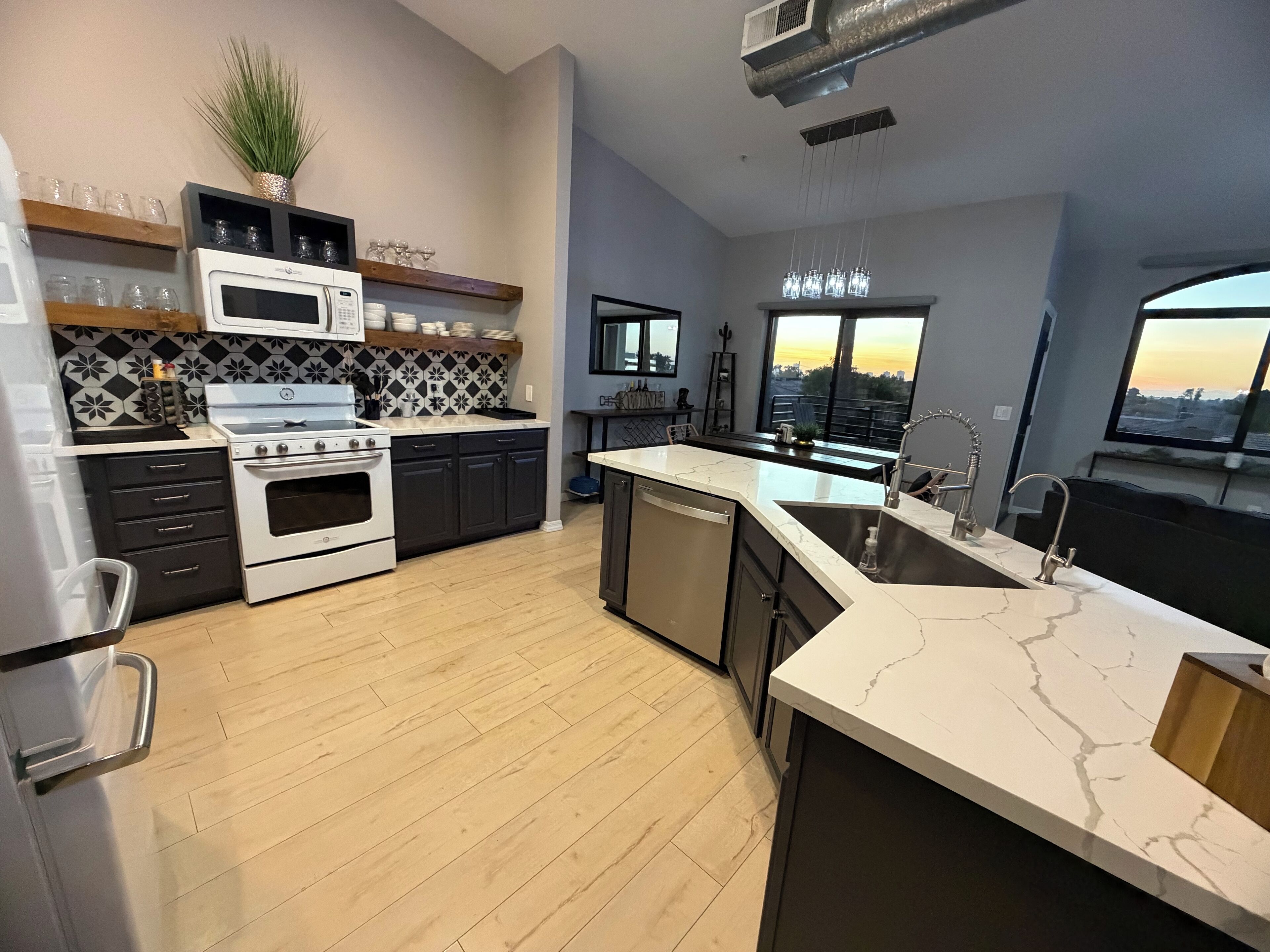 Fridge, microwave, oven, stovetop