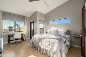 3 habitaciones, escritorio, wifi gratis y ropa de cama