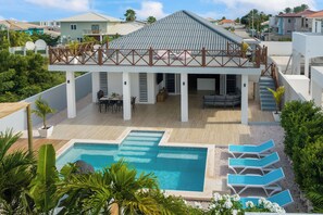 Outdoor pool - Perla di Solo, a luxury vacation villa with private pool (Grote Berg)