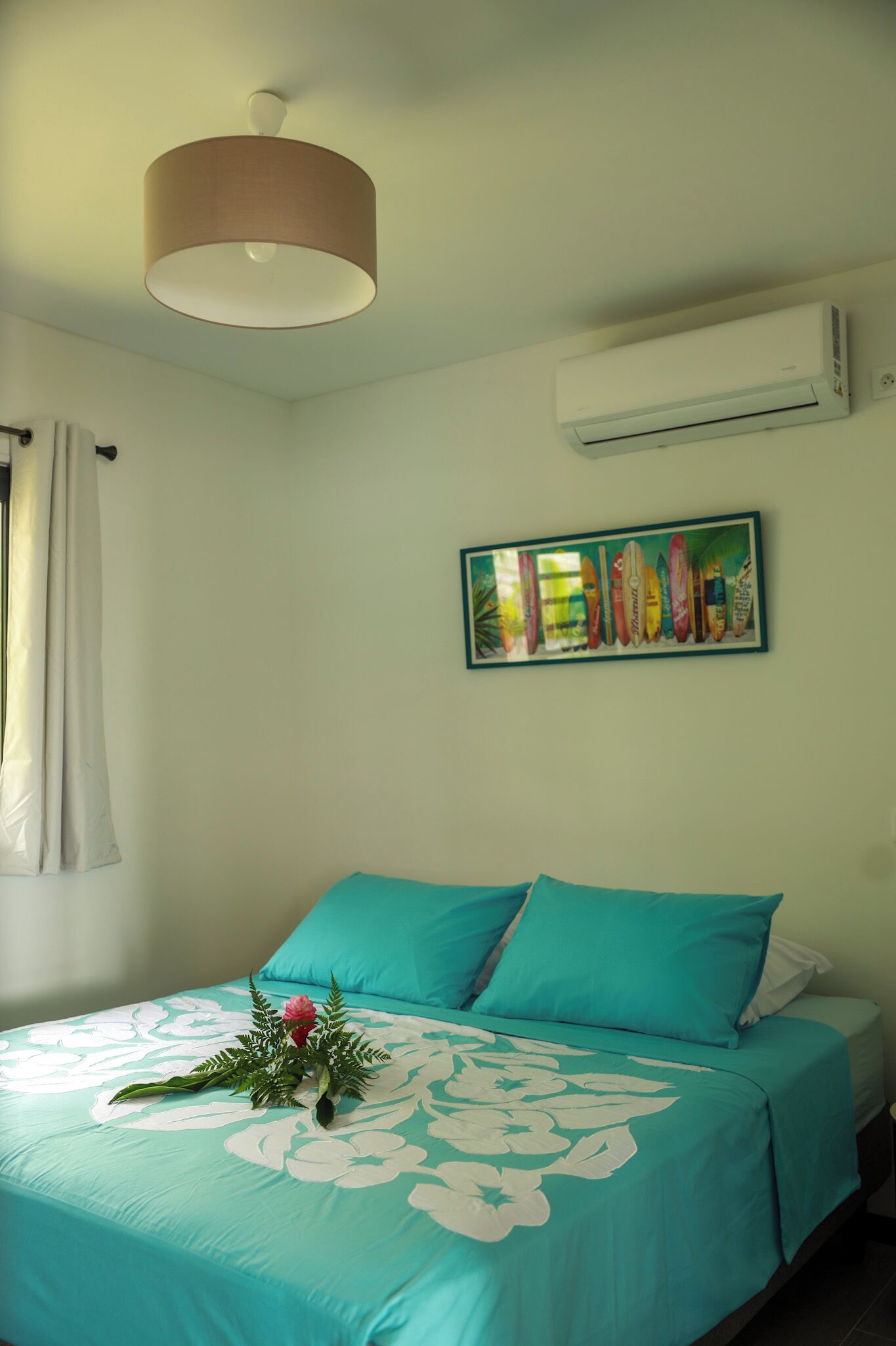 Bungalow, balkong, sjøutsikt | Blendingsgardiner, strykejern/-brett og wi-fi (inkludert)