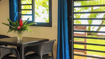 Bungalow, Balcony, Sea View | Living area