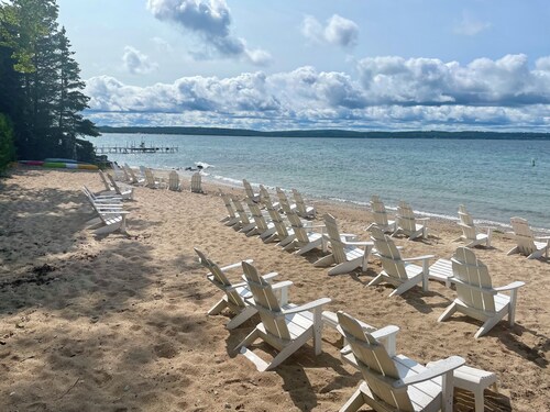 Spacious and Beautiful home Roaring Brook with views of Little Traverse Bay