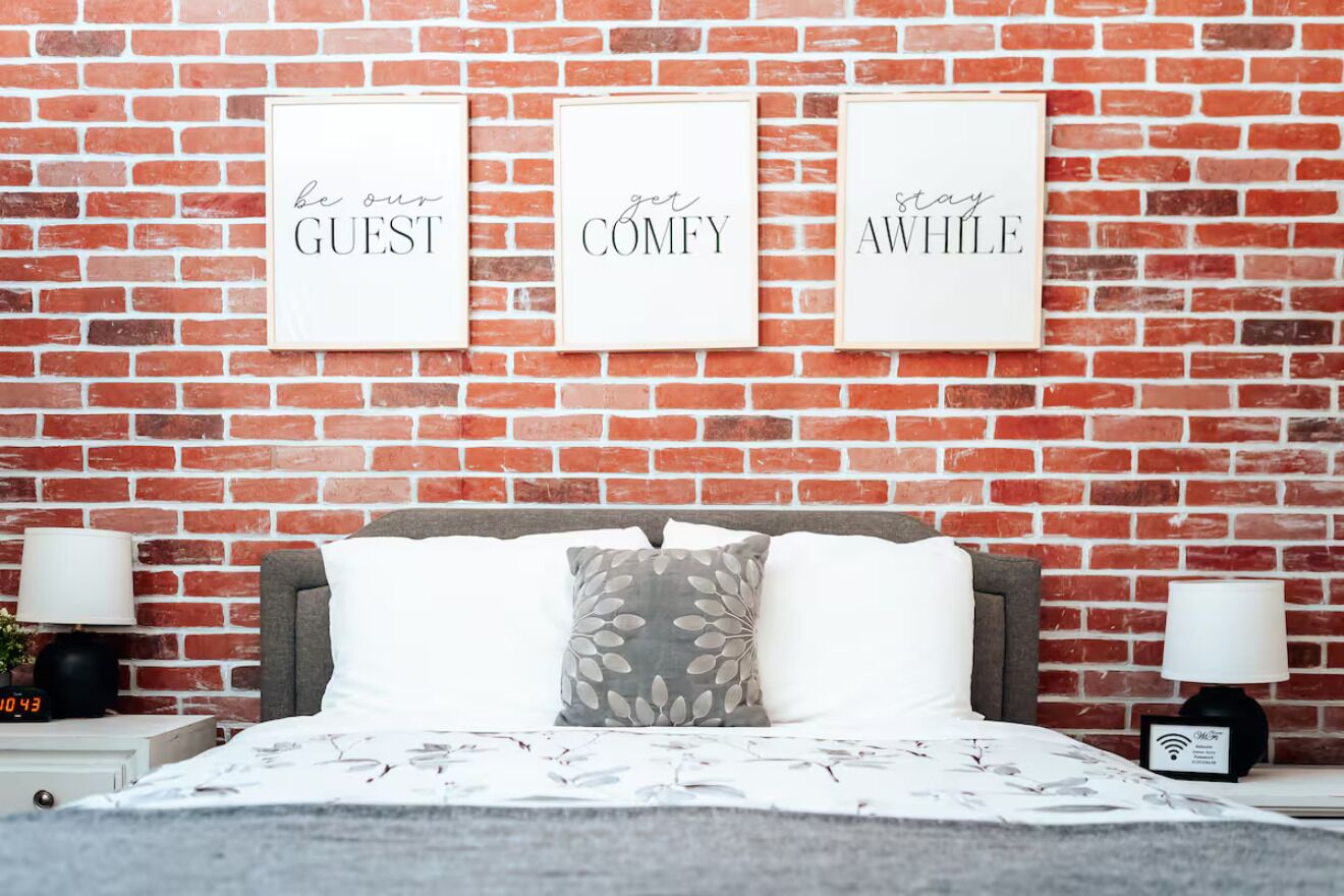 Fer et planche à repasser, lit parapluie, Wi-Fi, draps fournis