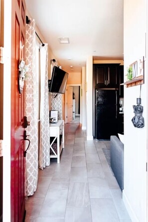 المنشأة من الداخل