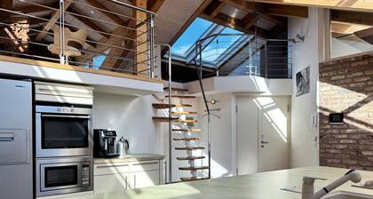 HolidayHome Apartments|Luxury Loft-Style Apartment