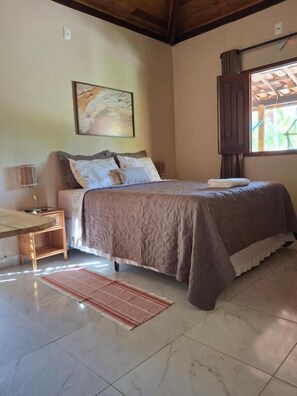 ستائر تعتيم ومكواة/لوح كي وواي فاي مجانًا