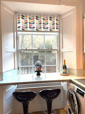 Interior - Cosy New Town apartment (private entrance) close to historic landmarks (Edinburgh)