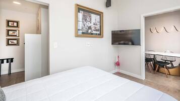 Apartment, 2 Queen Beds, Kitchen, City View (The 333 Suites 302) | 2 bedrooms, individually decorated, individually furnished