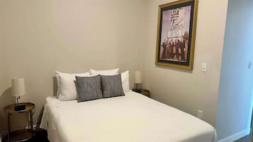 Apartment, 2 Queen Beds, Kitchen, City View (The 333 Suites 302) | 2 bedrooms, individually decorated, individually furnished