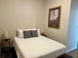 Apartment, 2 Queen Beds, Kitchen, City View (The 333 Suites 302)