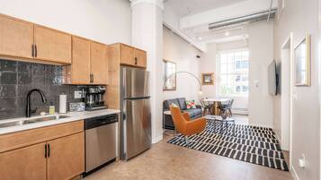 Apartment, 2 Queen Beds, Kitchen, City View (The 333 Suites 302) | Interior