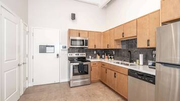 Apartamento, 2 camas Queen, cozinha, vista para a cidade (The 333 Suites 302) | Cozinha privada